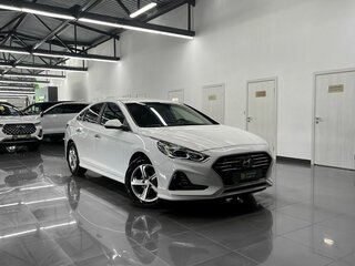 2018 Hyundai Sonata VII (LF) Рестайлинг, белый, 1620000 рублей, вид 5