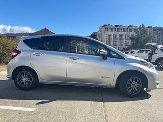 2017 Nissan Note e-Power II Рестайлинг, серебристый, 1150000 рублей, вид 5