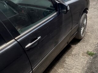 2000 Mercedes-Benz E-Класс 200 II (W210, S210) Рестайлинг, чёрный, 390000 рублей, вид 2
