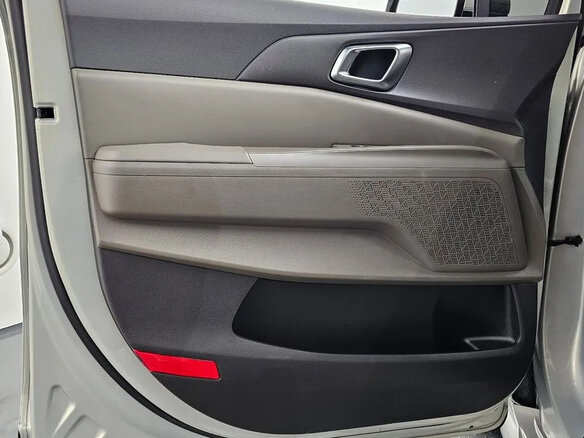2025 Kia Carnival IV Рестайлинг, серебристый, 7400001 рублей - вид 21
