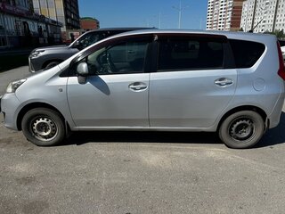 2009 Toyota Passo Sette, серебристый, 685000 рублей, вид 3
