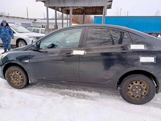 2011 Hyundai Solaris I, чёрный, 300000 рублей, вид 4
