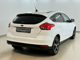 2017 Ford Focus III Рестайлинг, белый, 860000 рублей, вид 4