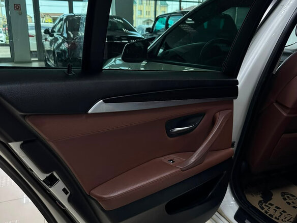 2011 BMW 5 серии 523i VI (F10/F11/F07), белый - вид 19