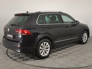 2017 Volkswagen Tiguan II, чёрный, 2230000 рублей, вид 5