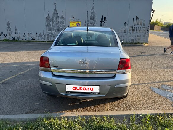 2009 Opel Astra H Рестайлинг, серебристый, 350000 рублей - вид 2