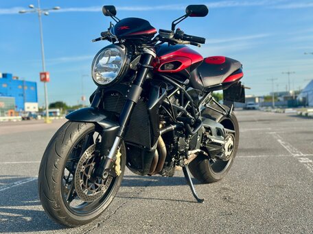 2011 MV Agusta Brutale 920, красный, 580000 рублей, вид 1