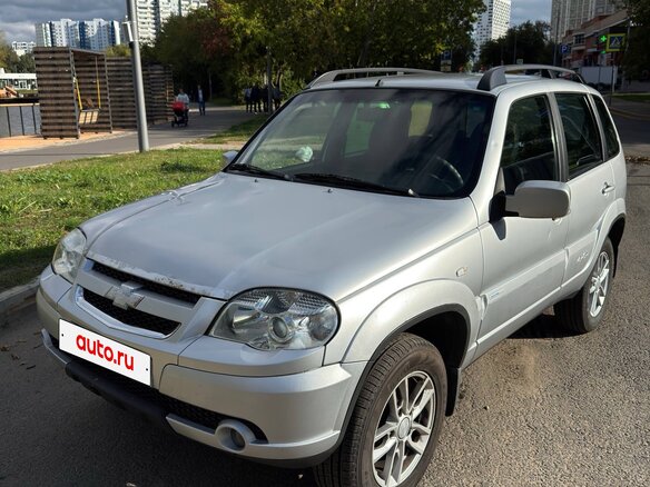 2011 Chevrolet Niva I Рестайлинг, серый, 450000 рублей - вид 1