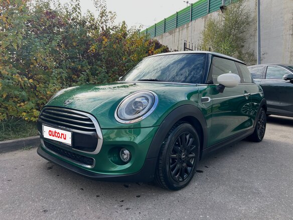 2021 Mini Hatch Cooper III (F55/F56) Рестайлинг, белый, 2500000 рублей - вид 18
