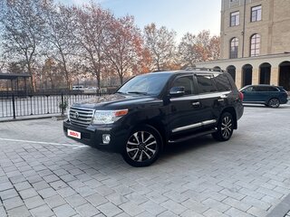 2013 Toyota Land Cruiser 200 Series Рестайлинг 1, чёрный, 4300000 рублей, вид 2