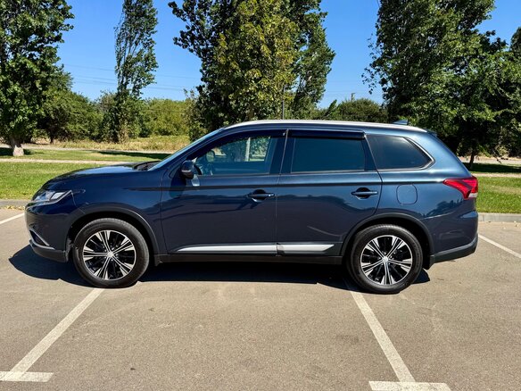2018 Mitsubishi Outlander III Рестайлинг 3, синий, 1890000 рублей - вид 9