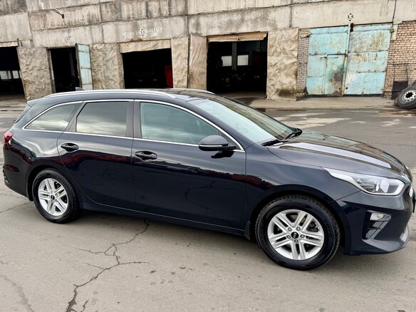 2019 Kia Ceed III, чёрный, 1750000 рублей - вид 4