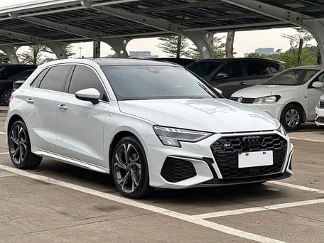 2022 Audi A3 Sportback 35 TFSI IV (8Y), белый, 2200000 рублей, вид 1