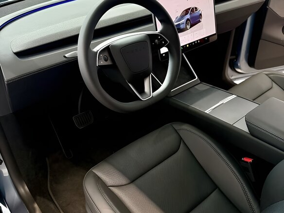 2025 Tesla Model Y Standard I Рестайлинг, серебристый - вид 10