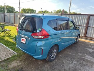 2017 Honda Freed II, синий, 1400000 рублей, вид 3