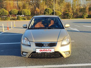2011 Kia Rio II Рестайлинг, бежевый, 570000 рублей, вид 1