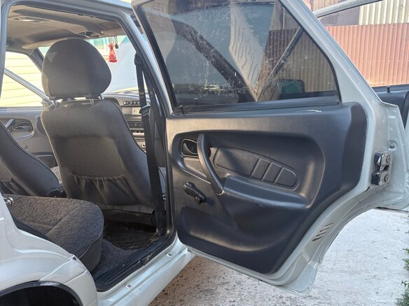 2004 Lada (ВАЗ) 2114, серебристый, 200000 рублей - вид 11