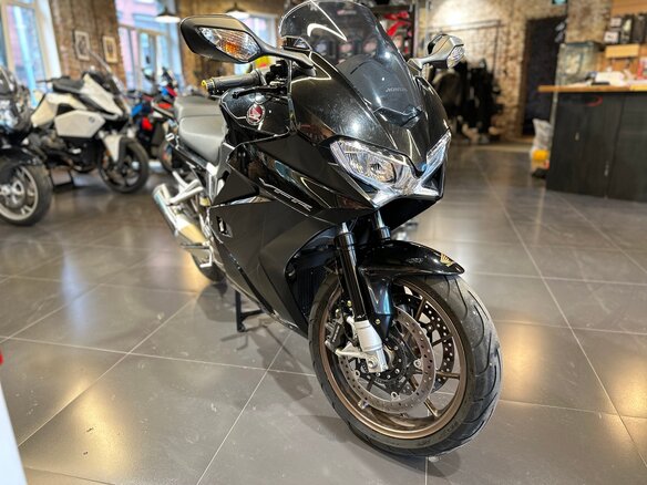 2015 Honda VFR 800, чёрный, 785000 рублей - вид 7