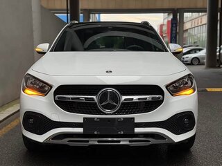2022 Mercedes-Benz GLA 180 II (H247), белый, 2440000 рублей, вид 2