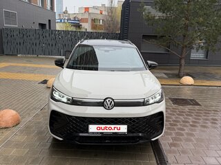 2025 Volkswagen Tiguan L Pro III (China Market), бежевый, 4490000 рублей, вид 1