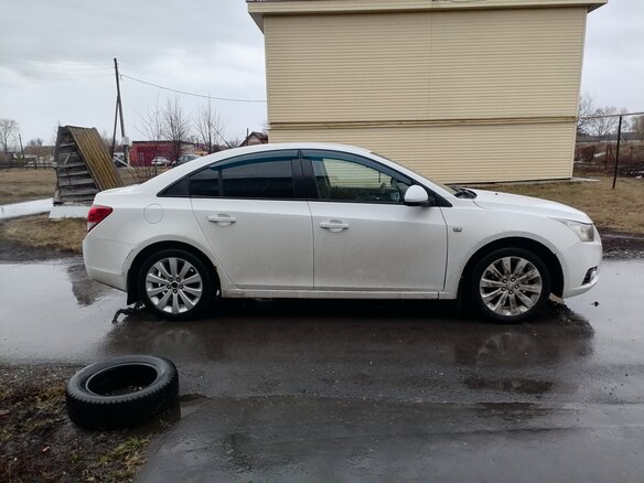 2012 Chevrolet Cruze I, белый, 505000 рублей - вид 4