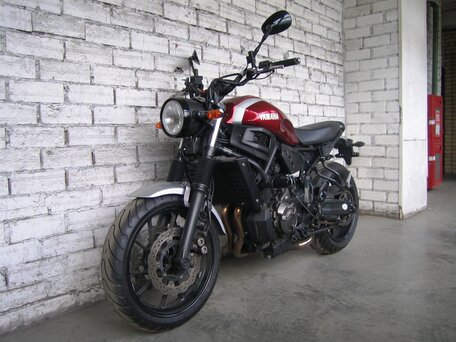 2018 Yamaha XSR700, пурпурный, 580000 рублей, вид 1