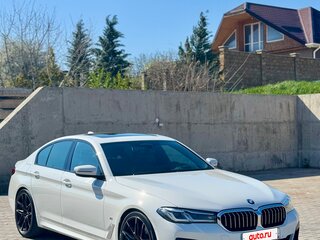 2020 BMW 5 серии 520i VII (G30/G31/G38) Рестайлинг, белый, 4750000 рублей, вид 4