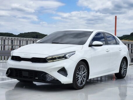 2022 Kia K3 II Рестайлинг, белый, 1780000 рублей, вид 2