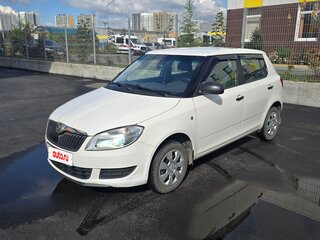 2012 Skoda Fabia II Рестайлинг, белый, 750000 рублей, вид 2