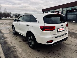 2018 Kia Sorento III Prime Рестайлинг, белый, 2590000 рублей, вид 4