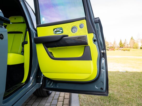 2025 Rolls-Royce Cullinan Black Badge I Рестайлинг (Series II), серый - вид 18