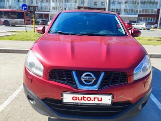 2011 Nissan Qashqai I Рестайлинг, красный, 730000 рублей, вид 1