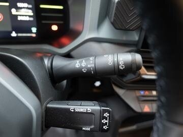 2024 Dacia Duster III, зелёный - вид 14