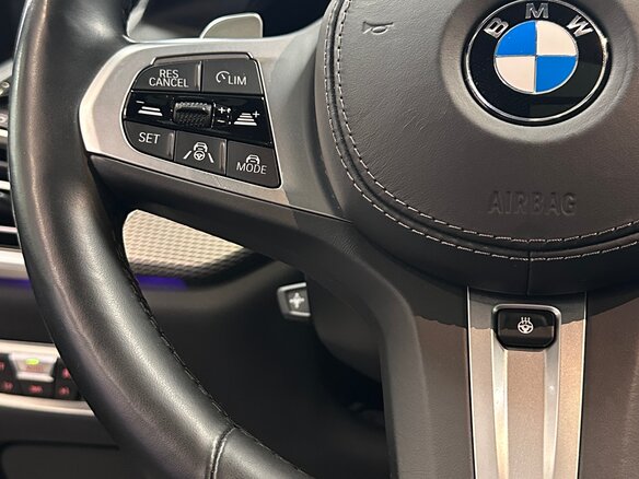2021 BMW X6 40d III (G06), чёрный, 9300000 рублей - вид 17