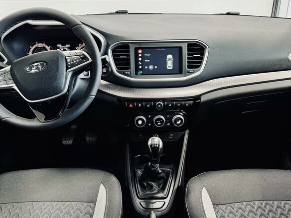 2026 Lada (ВАЗ) Vesta I Рестайлинг (NG), красный, 1805000 рублей - вид 2