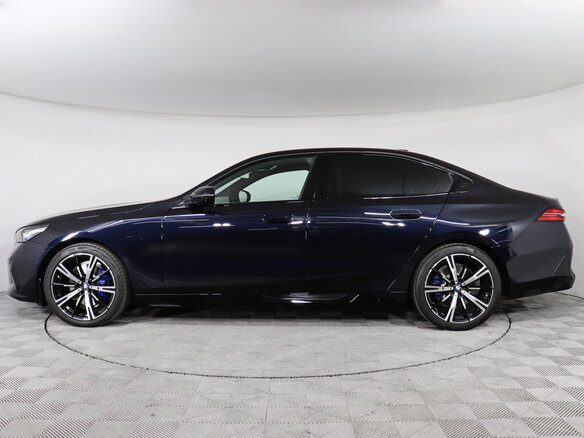 2026 BMW 5 серии 530i xDrive VIII (G60/G61/G68), синий - вид 5
