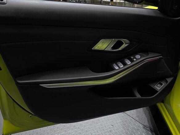 2025 BMW M3 Competition Package VI (G80) Рестайлинг, жёлтый - вид 12
