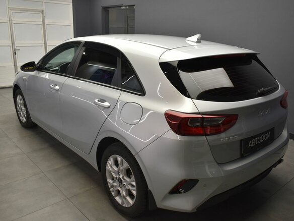 2022 Kia Ceed III Рестайлинг, серебристый, 2087000 рублей - вид 5