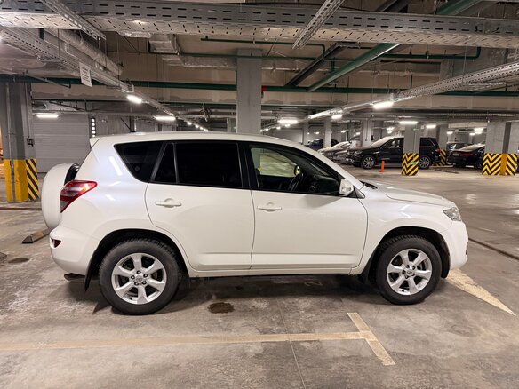2011 Toyota RAV4 III (XA30) Рестайлинг, белый, 1350000 рублей - вид 3