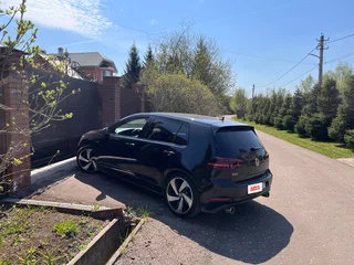 2019 Volkswagen Golf GTI VII Рестайлинг, чёрный, 2750000 рублей, вид 3