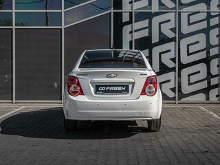 2013 Chevrolet Aveo II, белый, 650000 рублей, вид 4