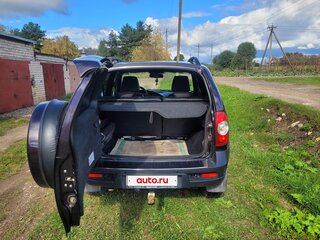 2017 Chevrolet Niva I Рестайлинг, коричневый, 690000 рублей, вид 2
