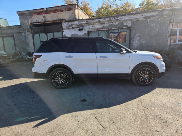 2013 Ford Explorer Sport V, белый, 1850000 рублей - вид 1