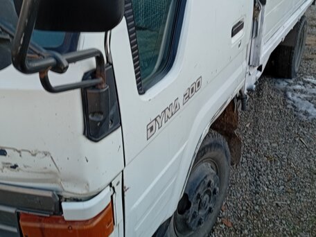 1992 Toyota Dyna, белый, 870000 рублей, вид 2