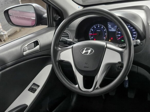 2012 Hyundai Solaris I, фиолетовый, 479000 рублей - вид 5
