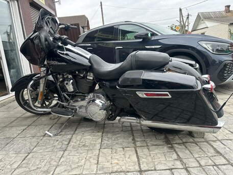 2018 Harley-Davidson CVO Street Glide, чёрный, 1426469 рублей, вид 5