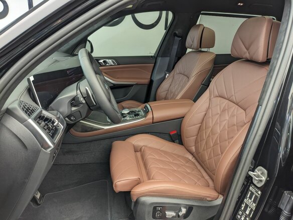 2025 BMW X7 40i I (G07) Рестайлинг, чёрный, 16150000 рублей - вид 21