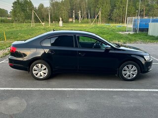 2013 Volkswagen Jetta VI, чёрный, 850000 рублей, вид 4