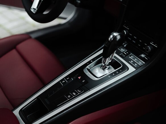 2016 Porsche 911 Carrera 4S VII (991) Рестайлинг, белый, 8049000 рублей - вид 28