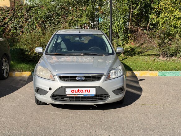 2010 Ford Focus II Рестайлинг, серебристый, 399000 рублей - вид 3